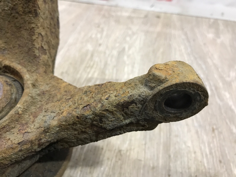 Кулак поворотный правый C-Max 2007 CB3 1.8 QQDB