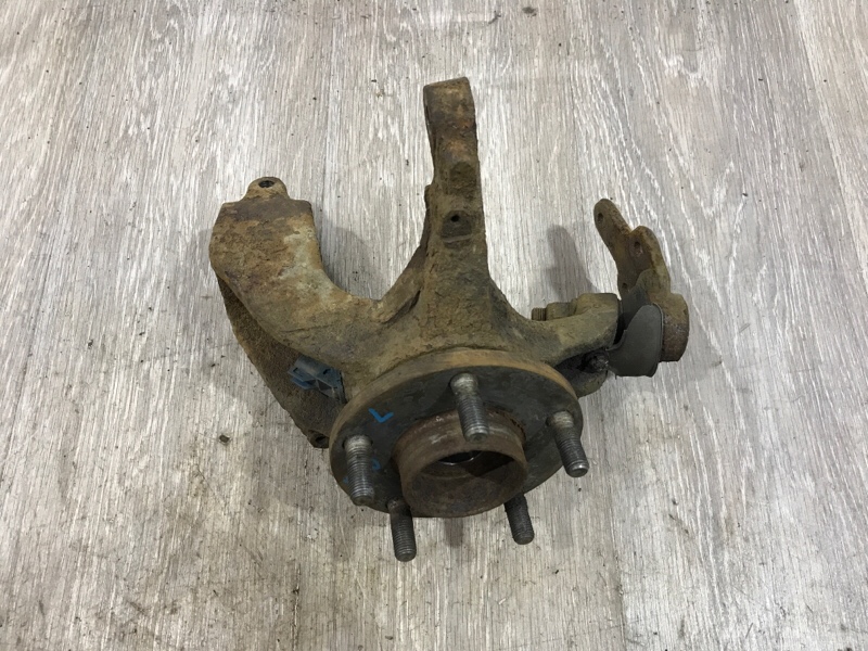 Кулак поворотный левый C-Max 2007 CB3 1.8 QQDB