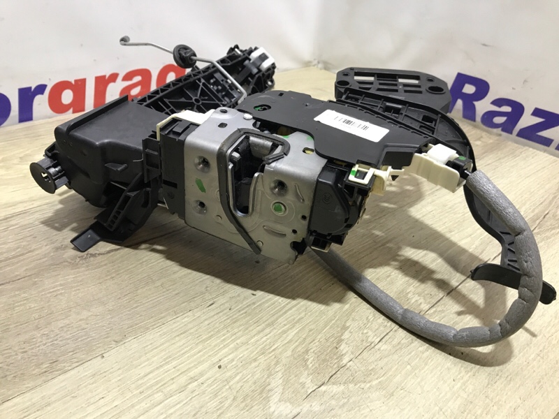 Замок двери передний левый Mercedes-Benz B-Class W246 1.6 270.910