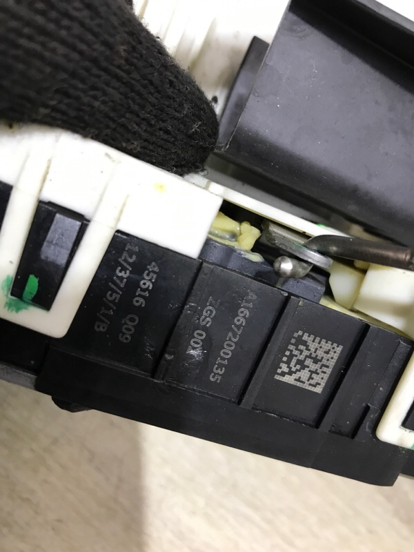 Замок двери передний левый B-Class 2012 W246 1.6 270.910