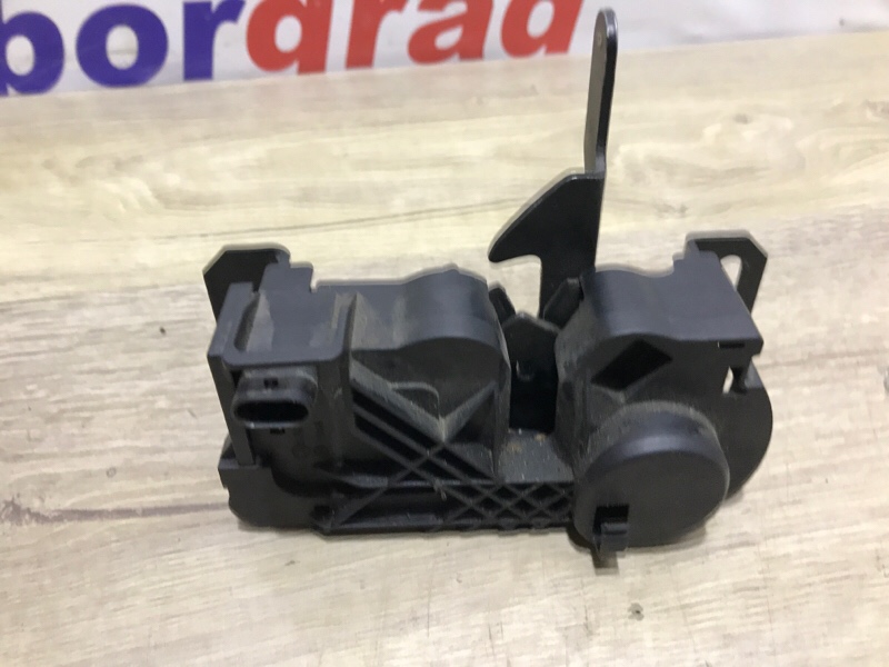 Замок капота B-Class 2012 W246 1.6 270.910 Замок капота B-Class 2012 W246 1.6 270.910