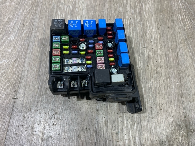 Блок предохранителей Ceed 2009 ED 1.6 G4FC Блок предохранителей Ceed 2009 ED 1.6 G4FC