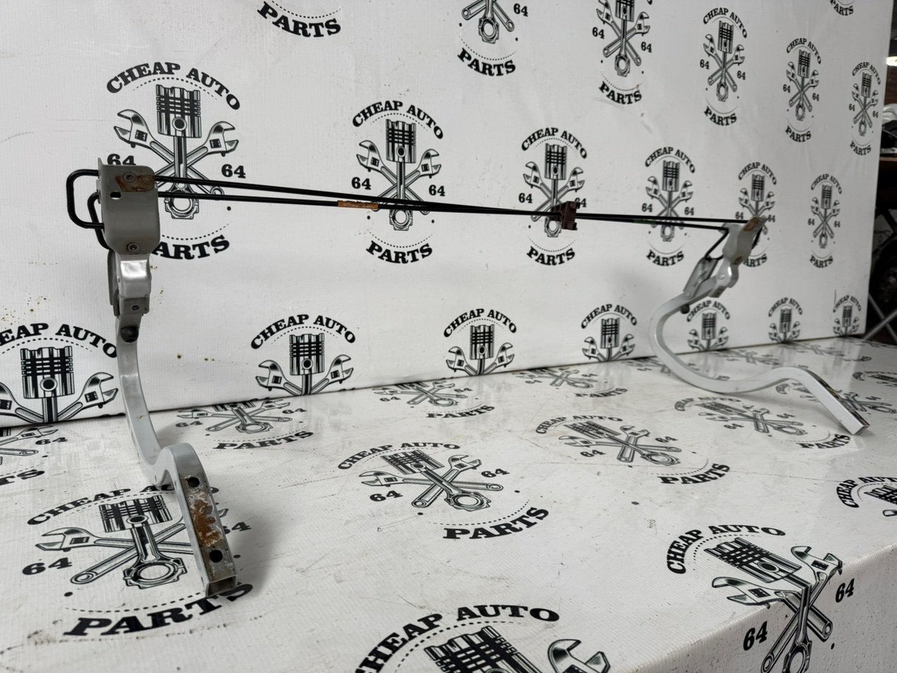 Петли крышки багажника Kia Rio 3 б/у 2012 - Фото 3