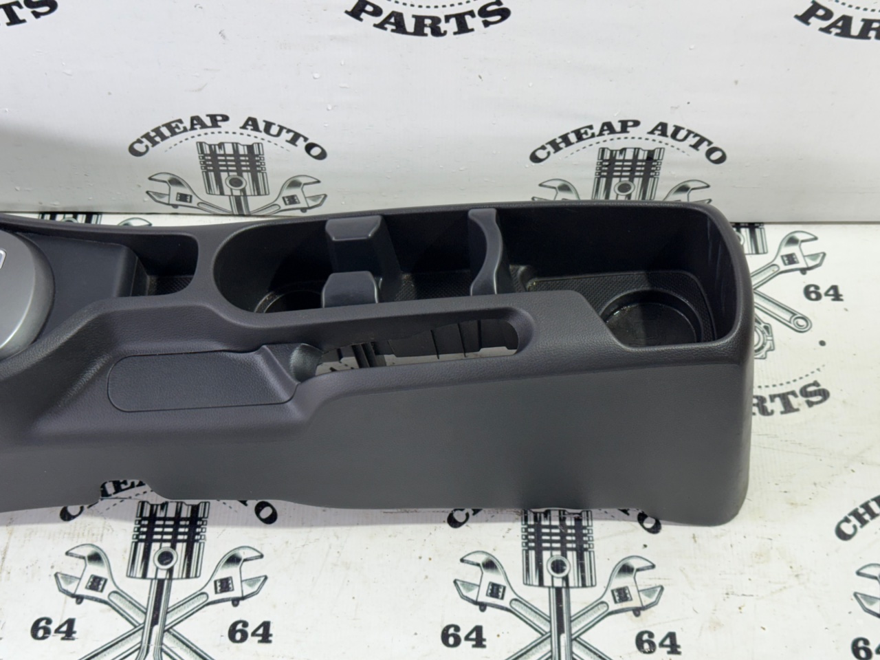 Консоль между сидений - Фото 5