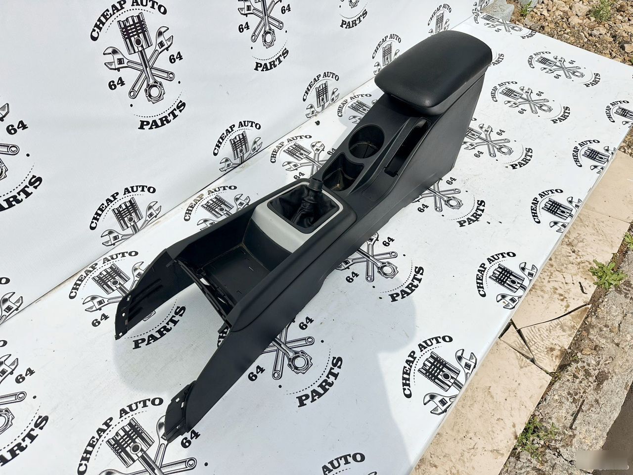 Центральная консоль с подлокотником - Фото 4