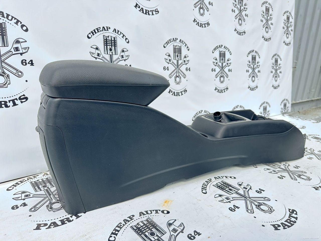 Центральная консоль с подлокотником - Фото 7