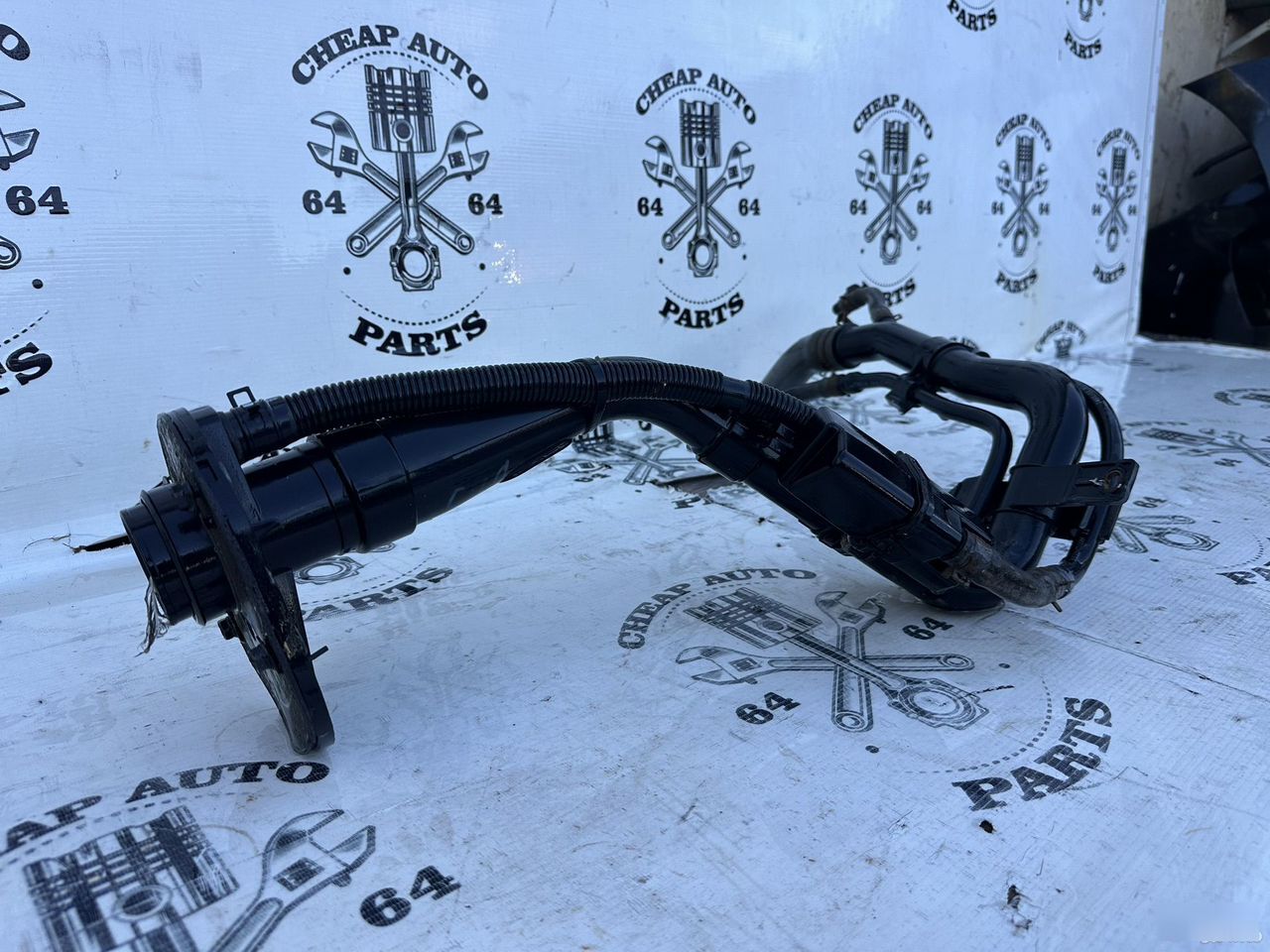 Горловина топливного бака - Фото 2