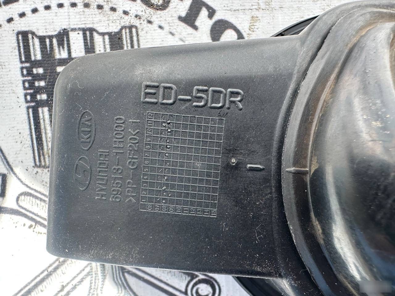 Лючок бензобака - Фото 5