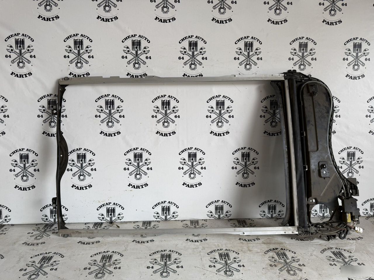 Механизм люка