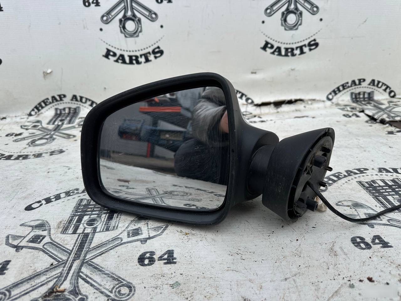 Боковое зеркало