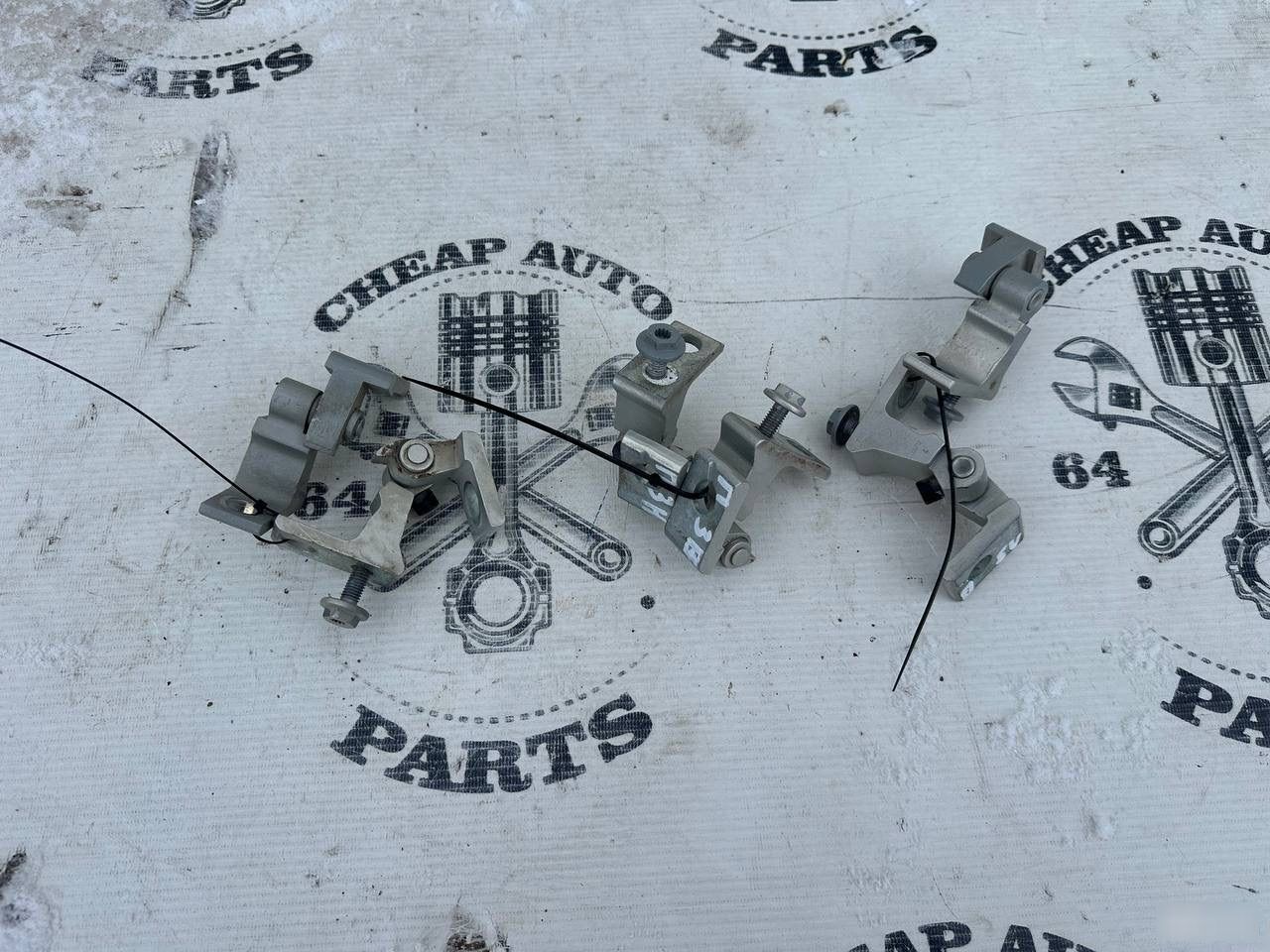 Петли дверей