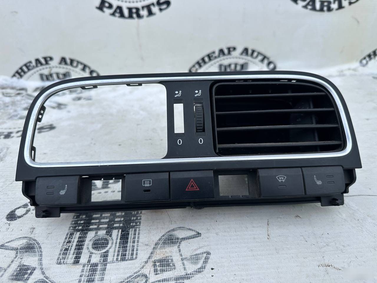 Центральный дефлектор печки