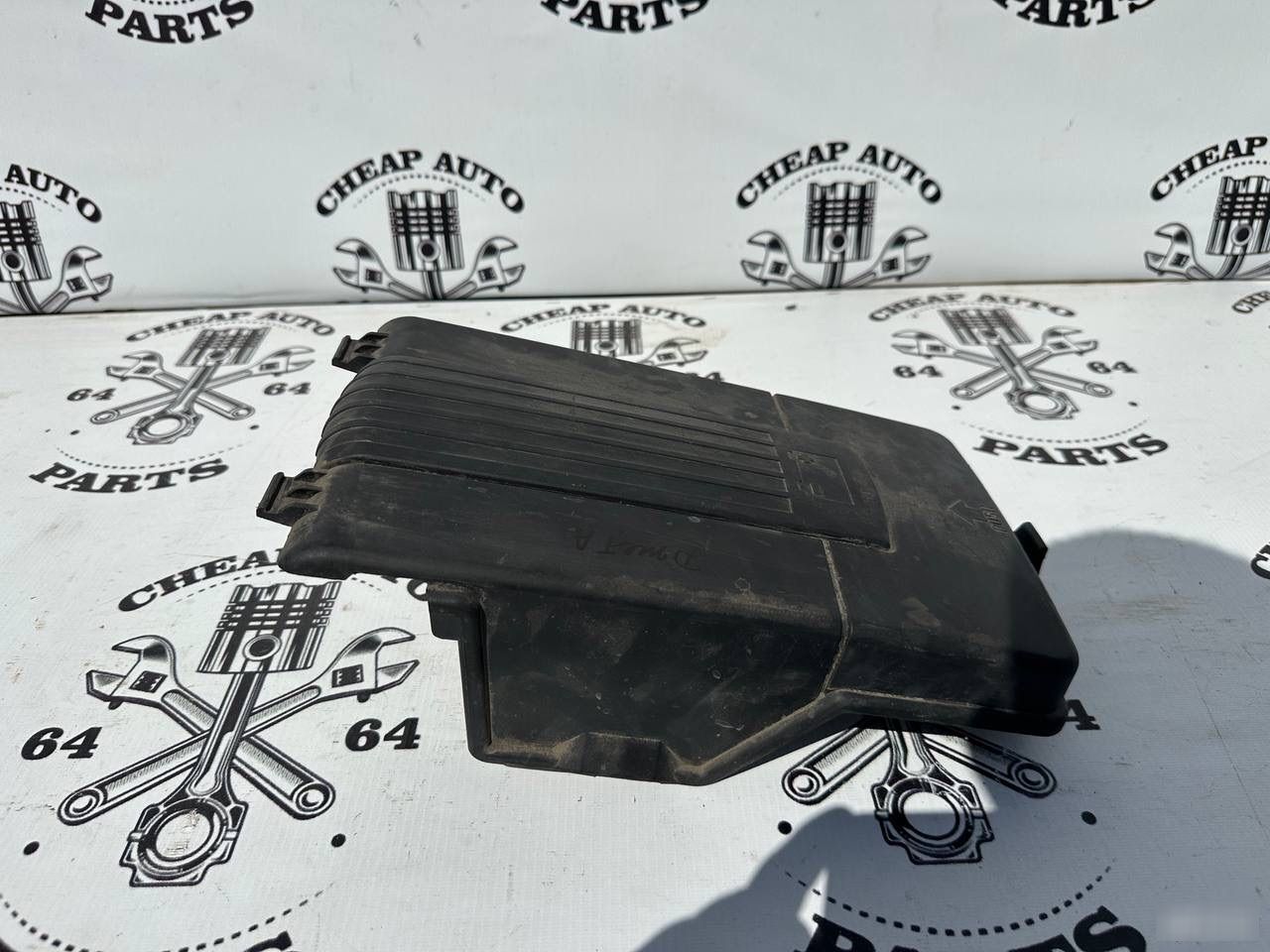 Крышка блока предохранителей