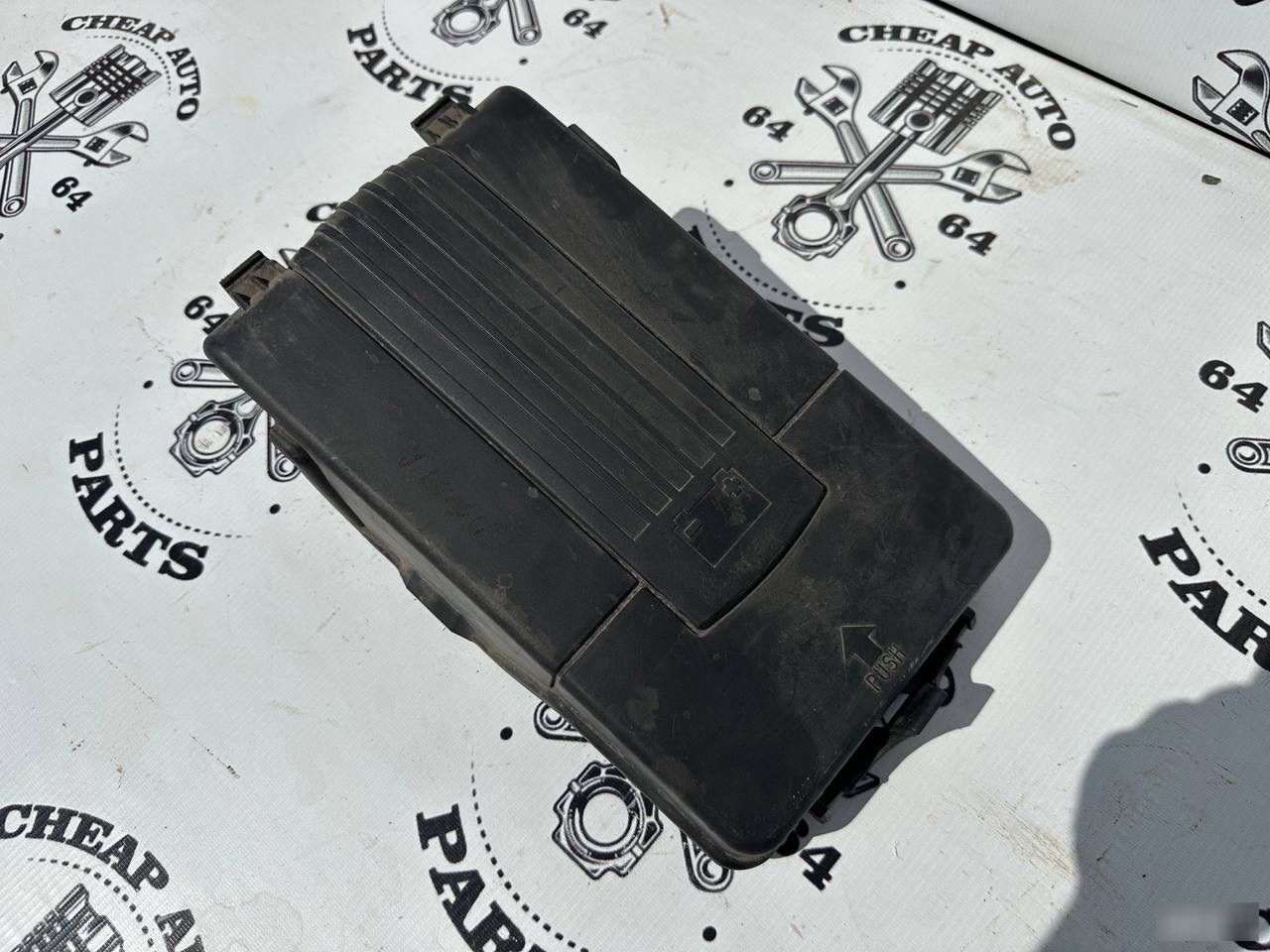 Крышка блока предохранителей - Фото 2