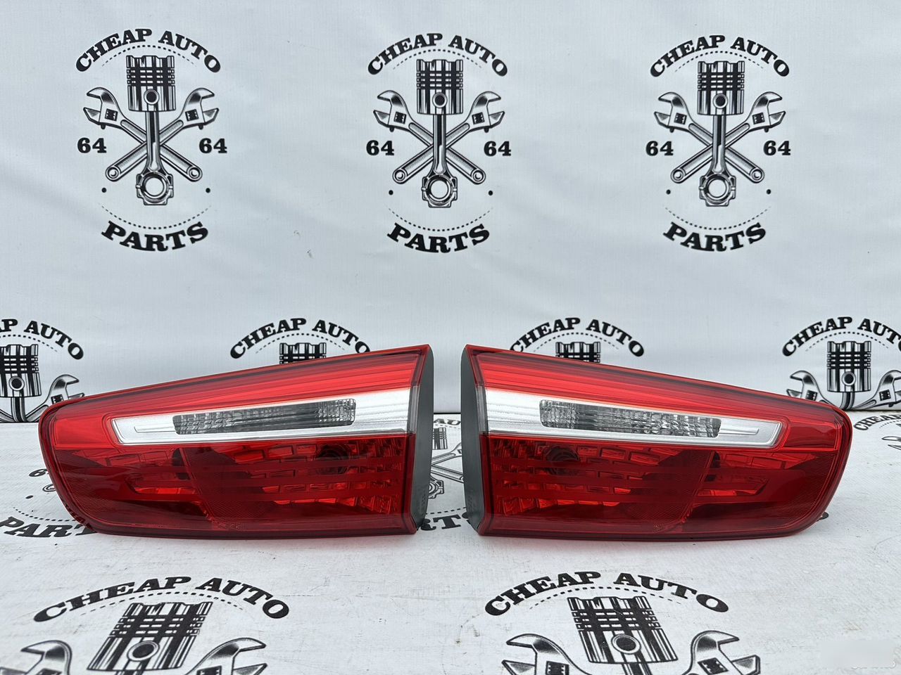 Фонари крышки багажника