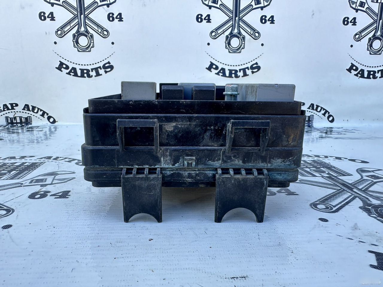 Блок предохранителей под капот - Фото 3