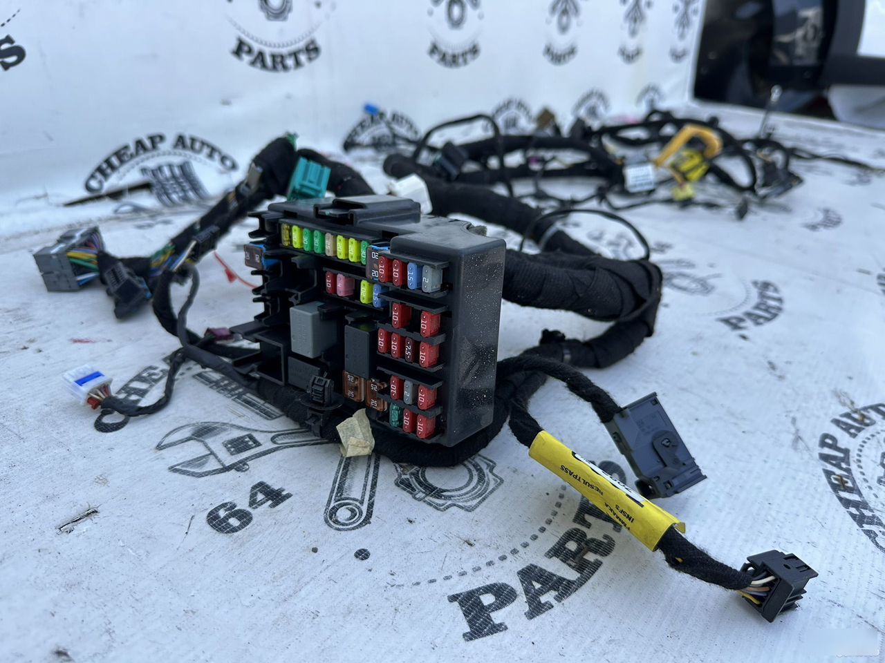 Блок предохранителей салона