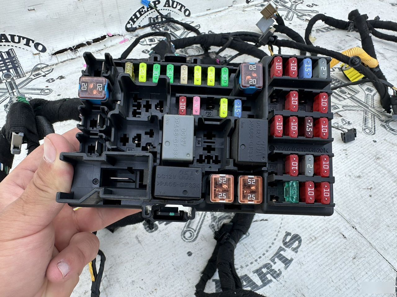 Блок предохранителей салона - Фото 8