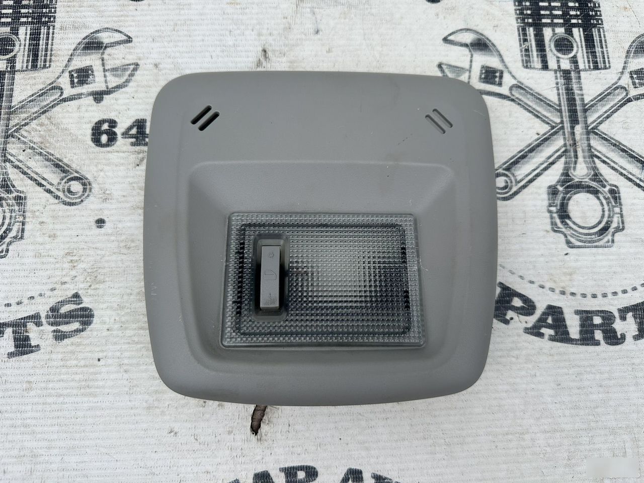 Плафон освещения салона