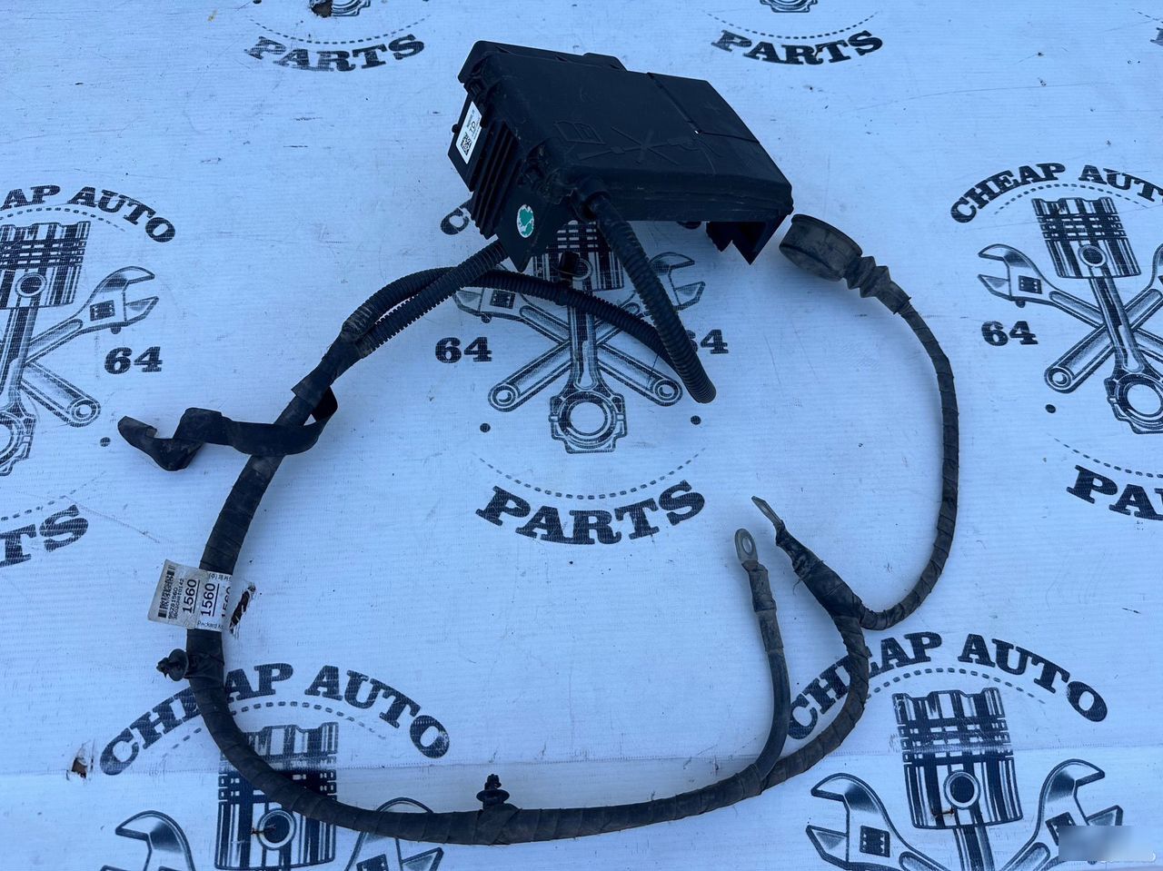 Клемма аккумулятора плюс