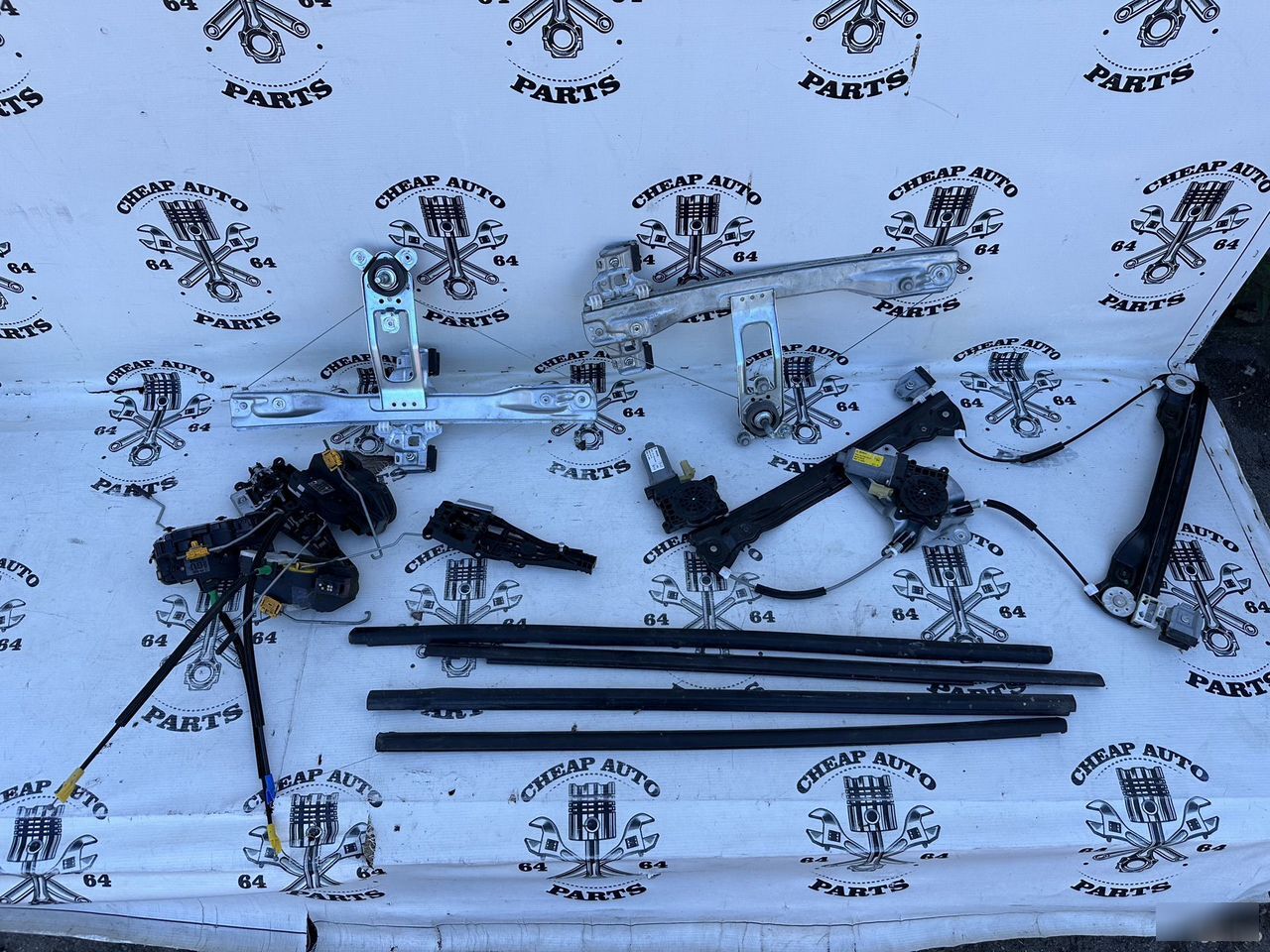 Комплектующие дверей