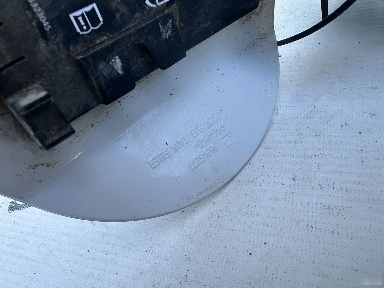 Лючок бензобака - Фото 4