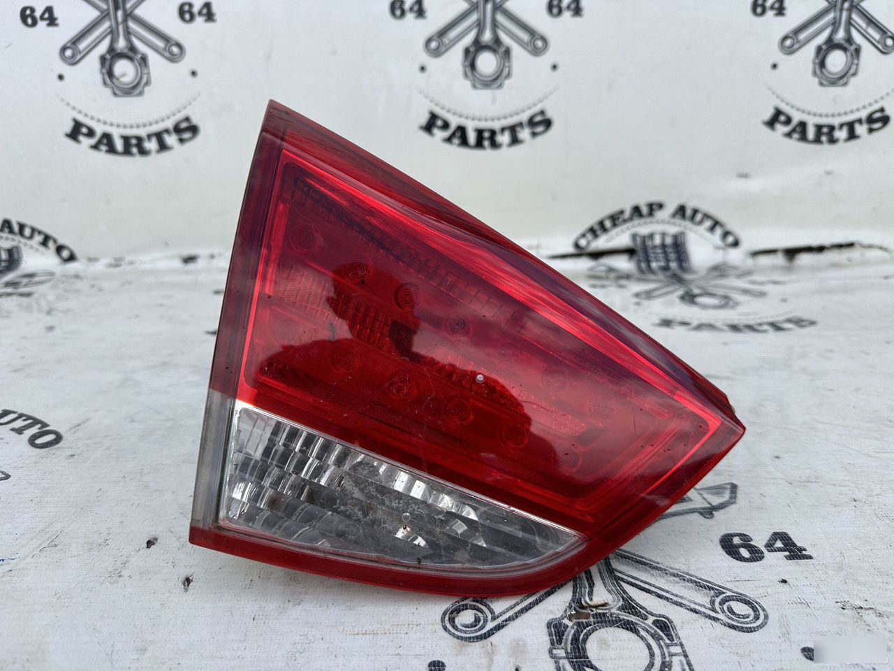 Фонарь крышки багажника