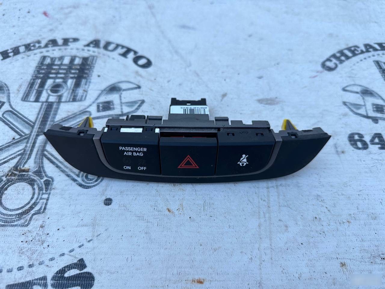 Блок кнопок аварийки - Фото 2