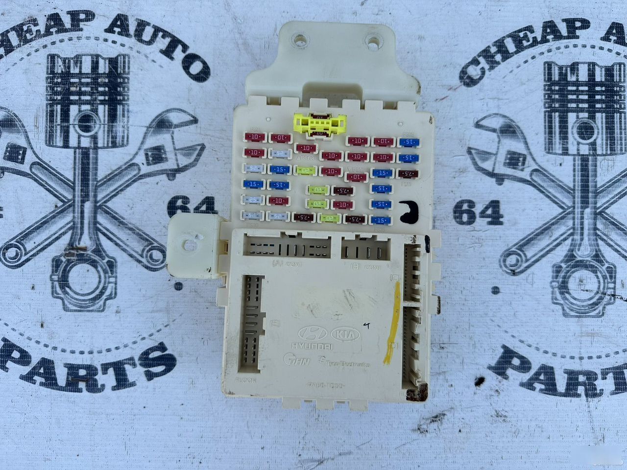 Блок предохранителей салона