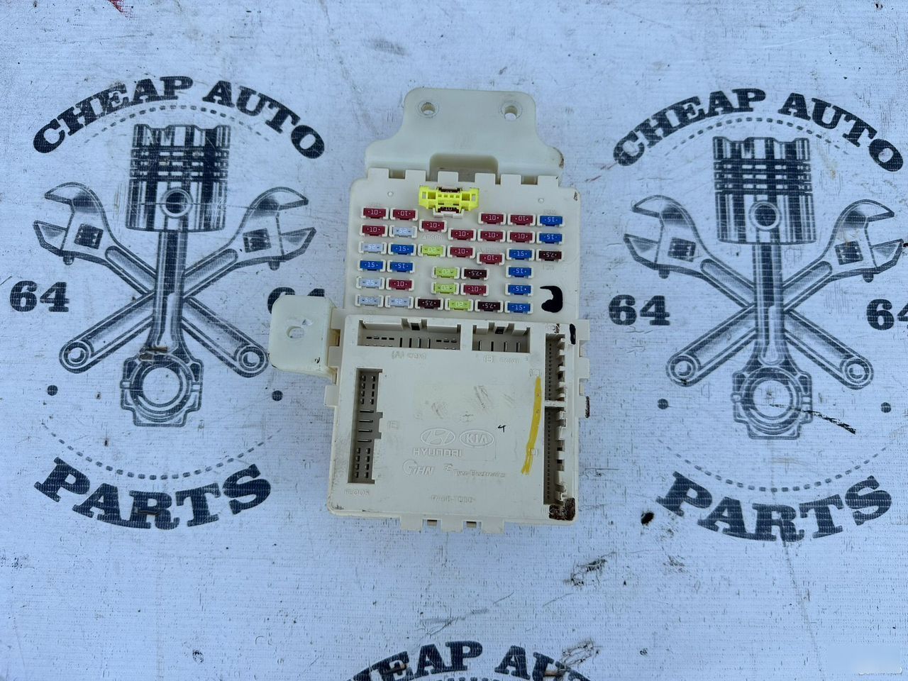 Блок предохранителей салона - Фото 2