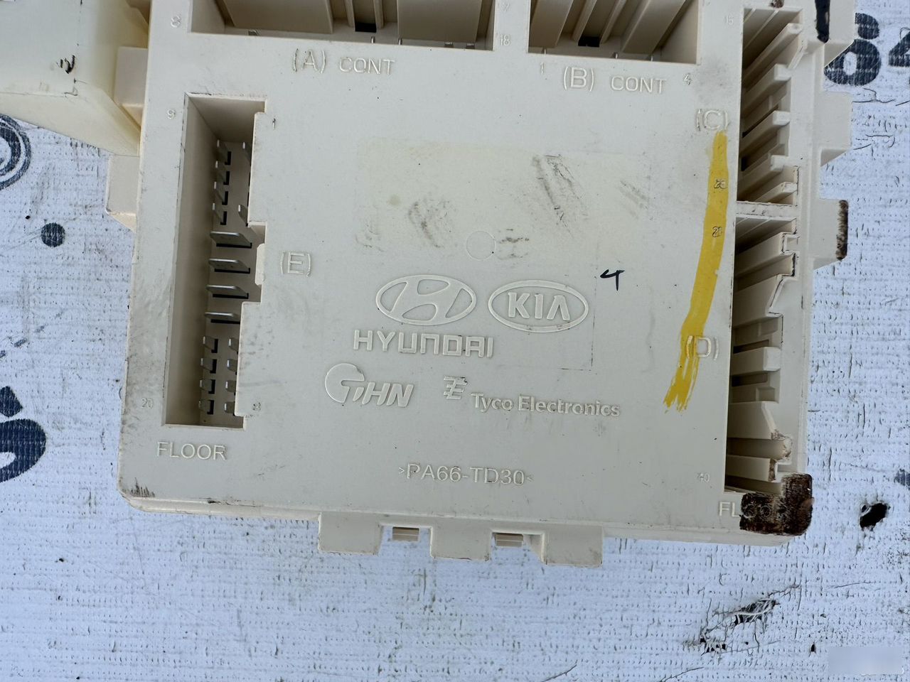 Блок предохранителей салона - Фото 3