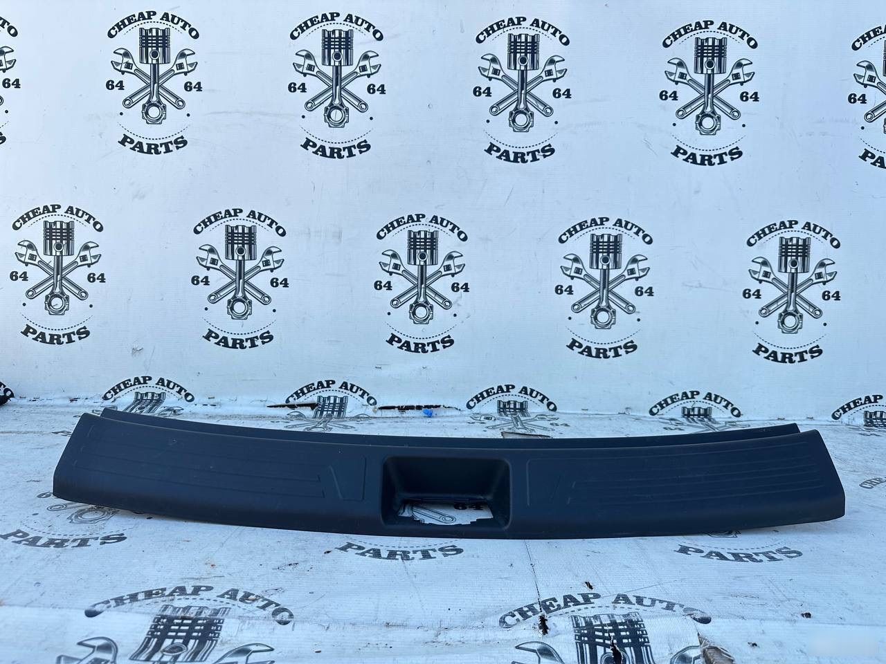 Накладка замка багажника - Фото 2