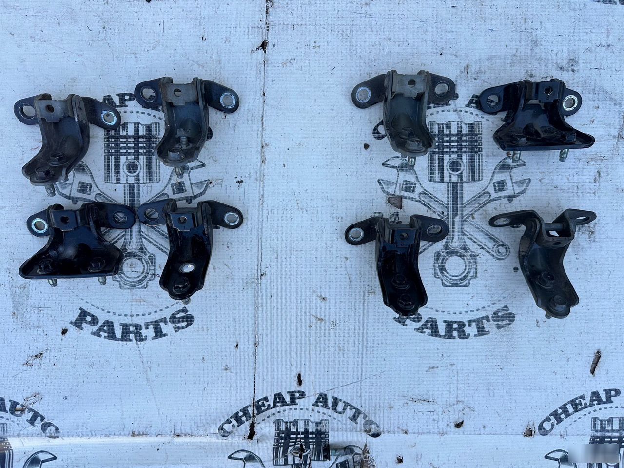 Петли дверей