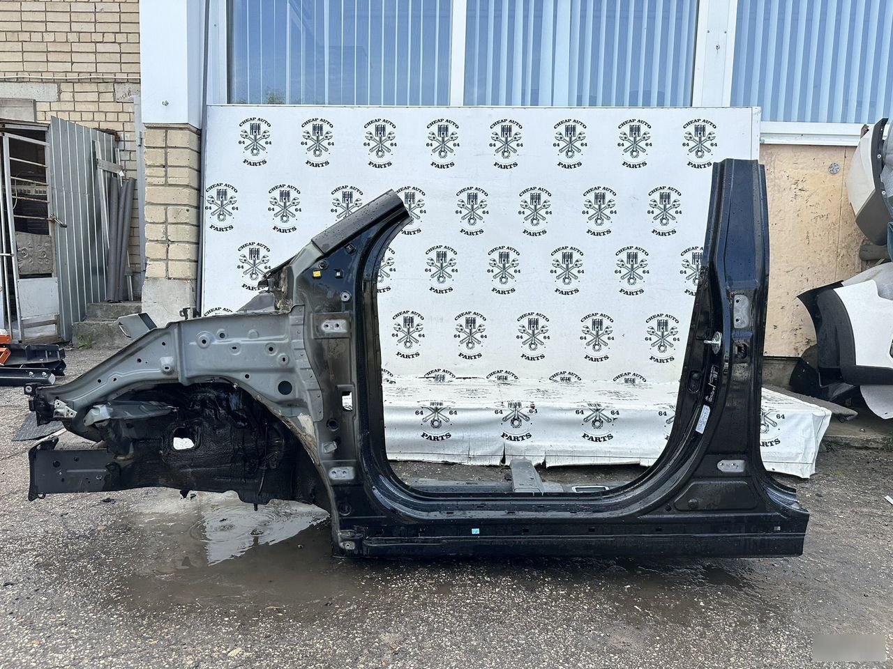 Порог со средней стойкой