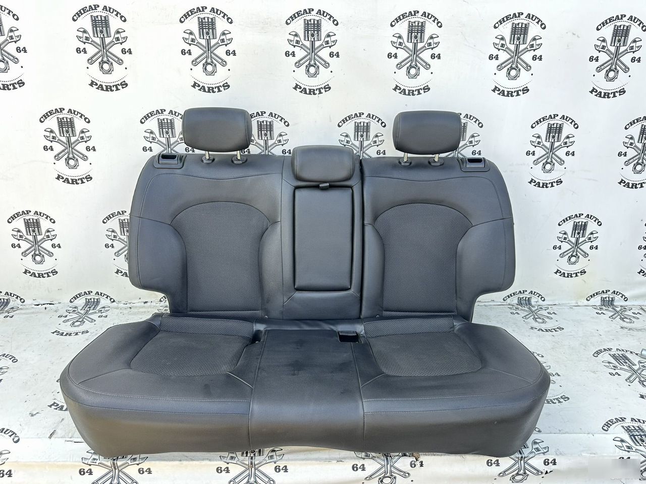 Ряд кожанных сидений - Фото 2