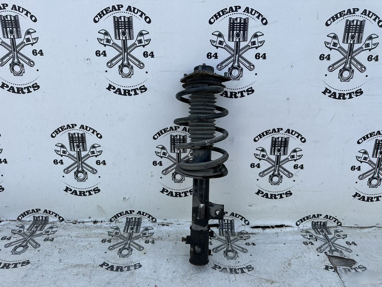 Стойка амортизатора