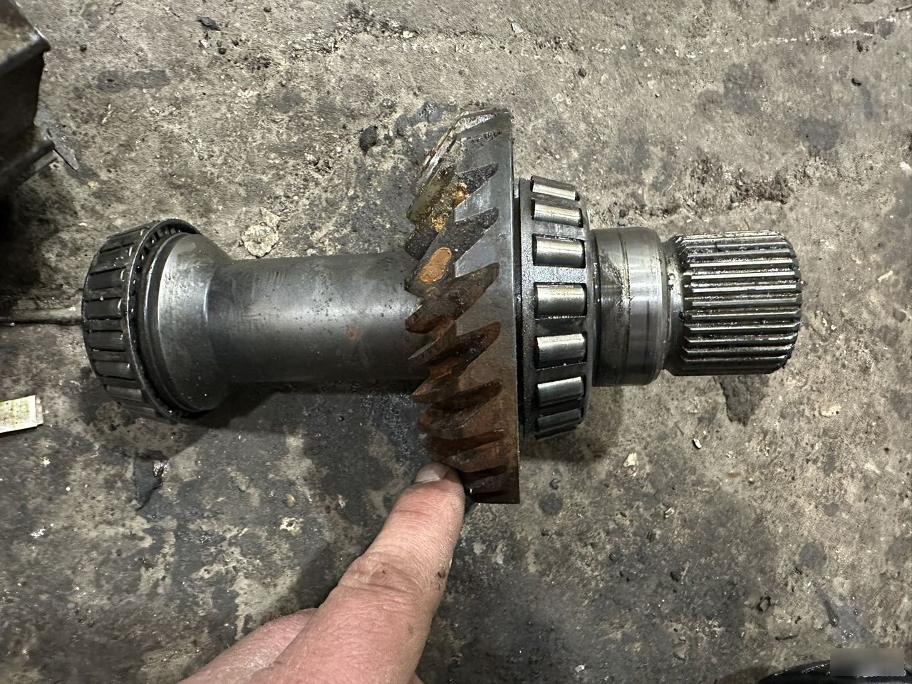 Вал раздаточной коробки