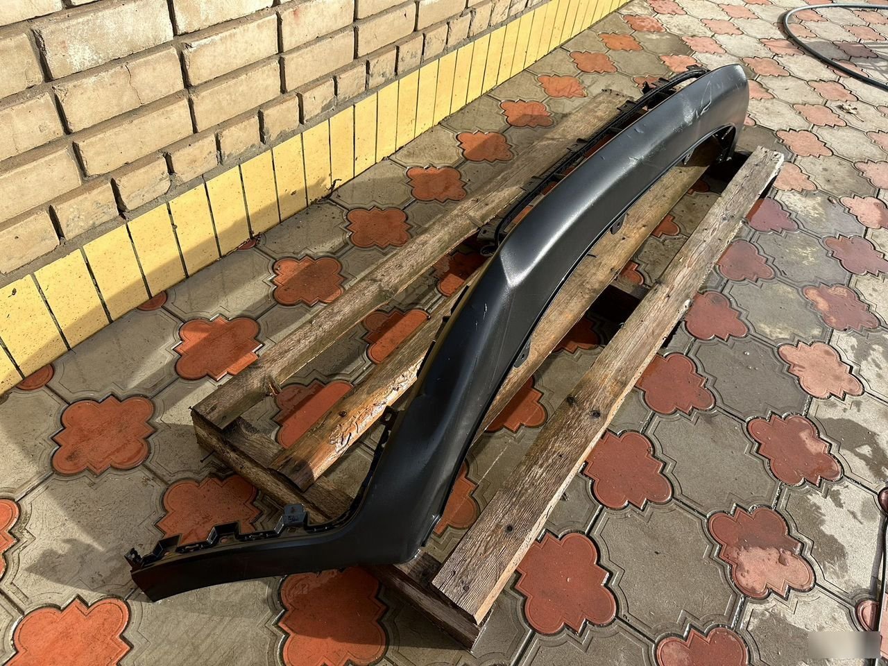 Губа бампера