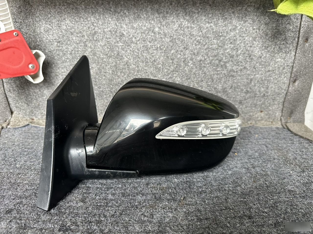 Зеркало заднего вида