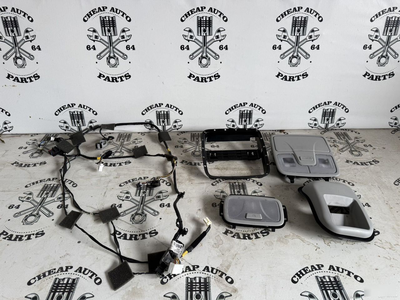 Центральный плафон с подочечником