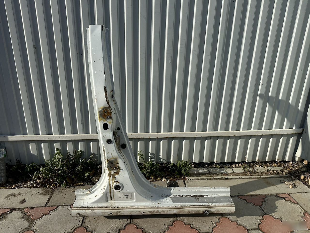 Порог со стойкой