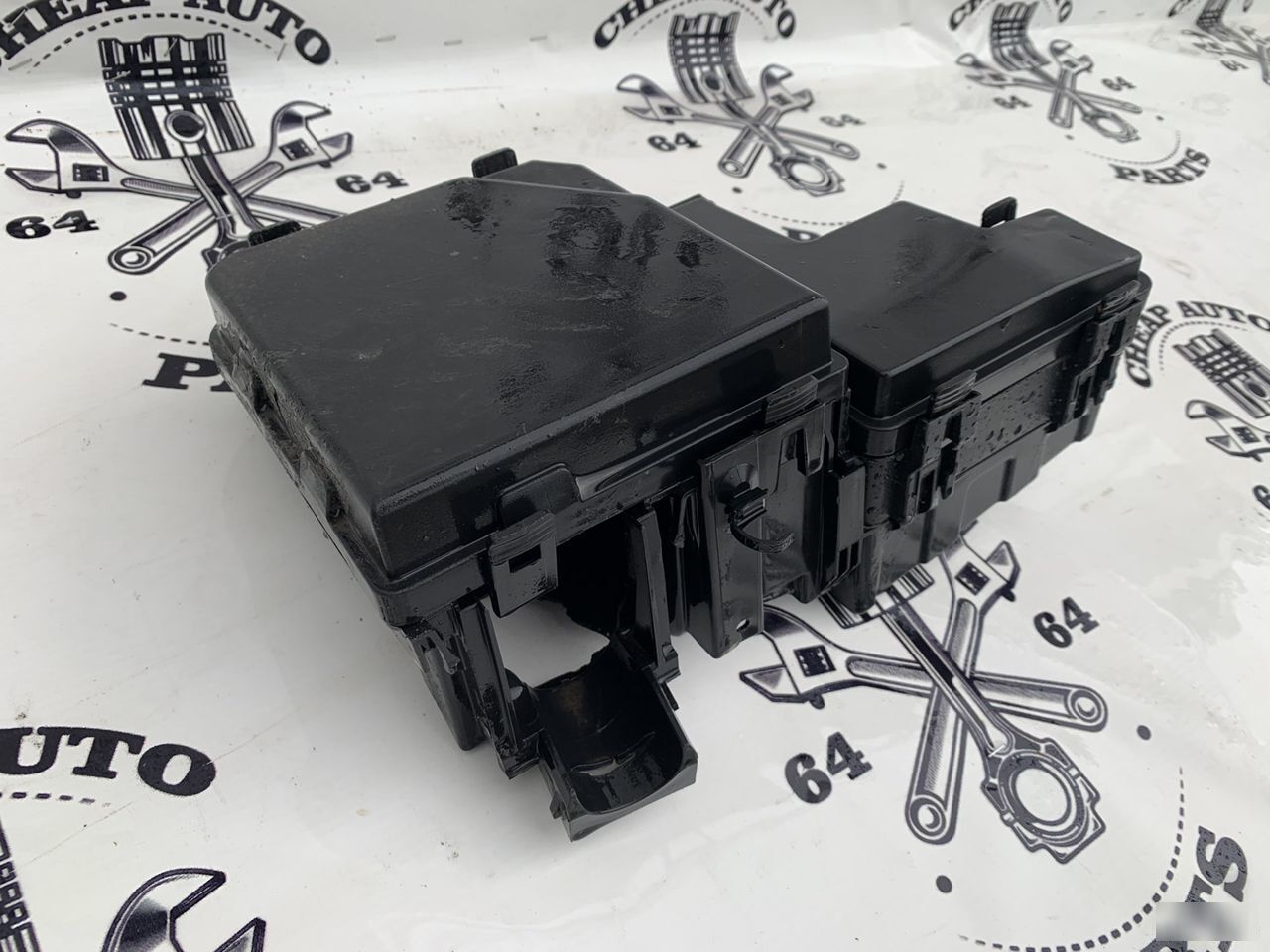 Кожух блока предохранителей