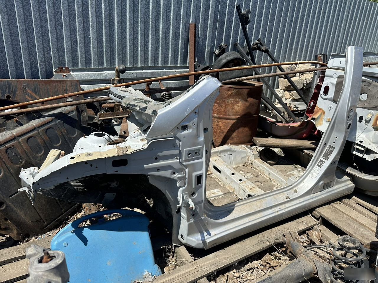 Порог со стойкой