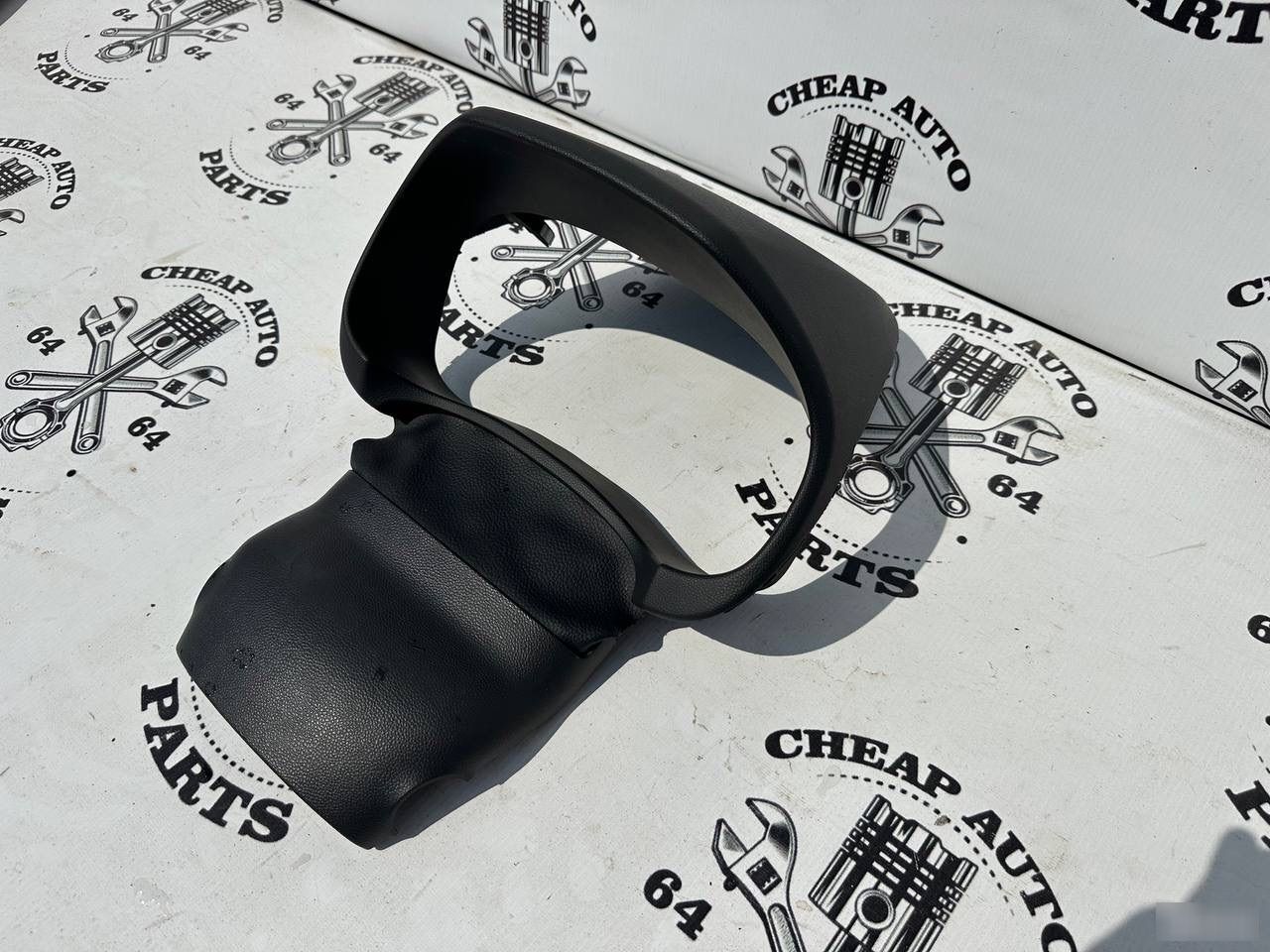 Козырек панели приборов