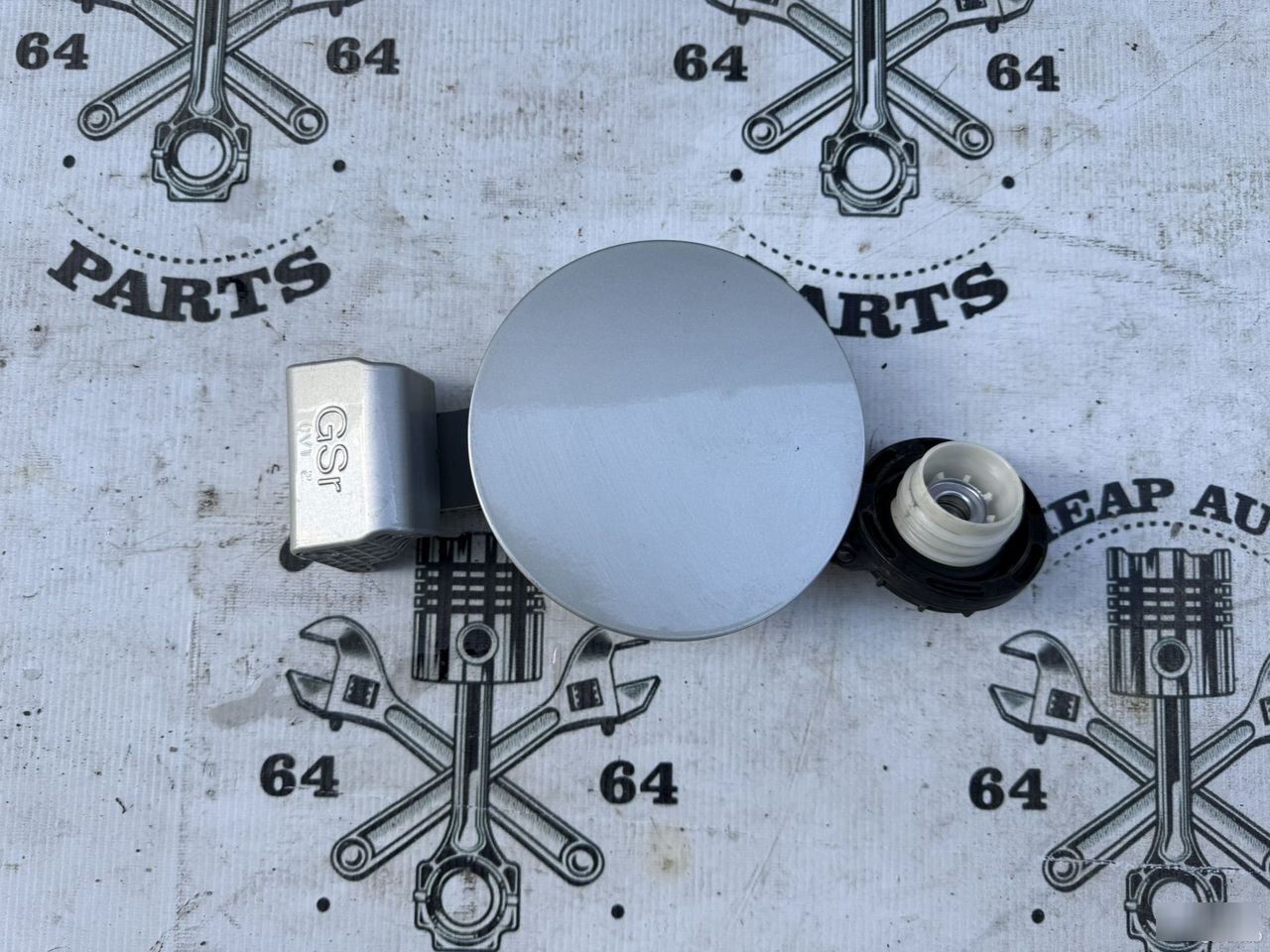 Лючок бензобака