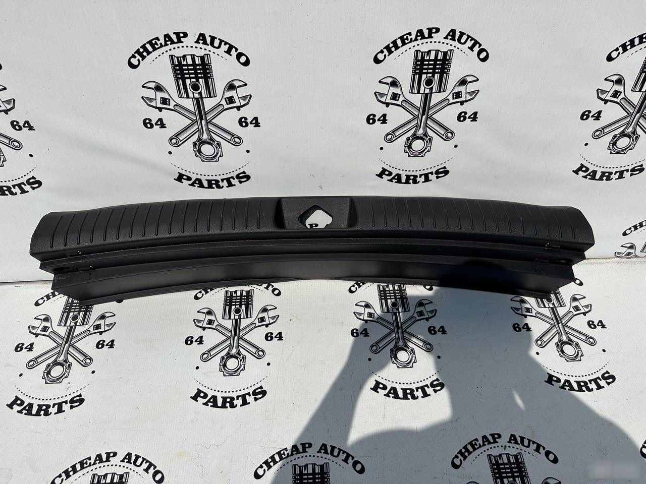 Накладка замка багажника - Фото 2