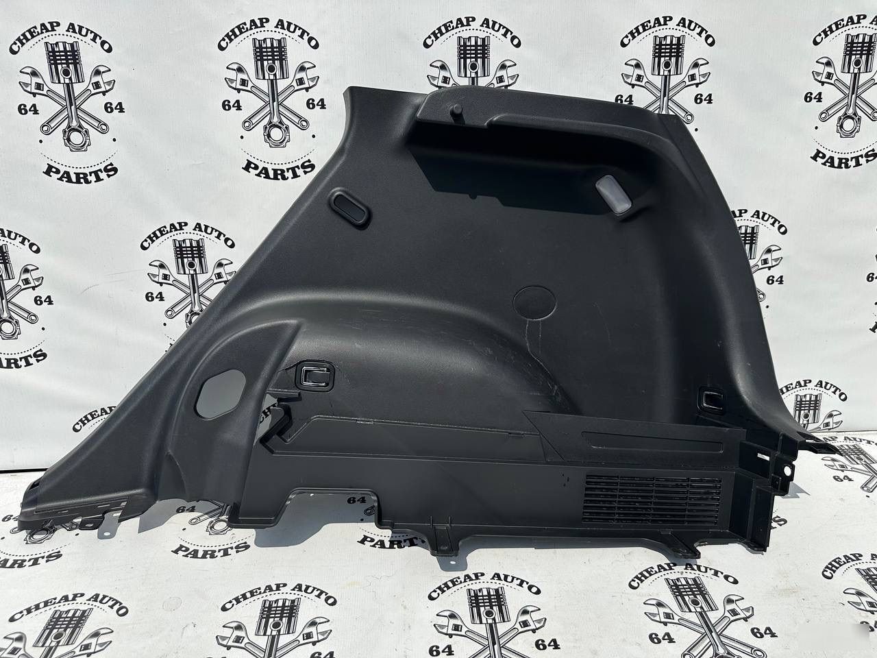 Обшивка багажника