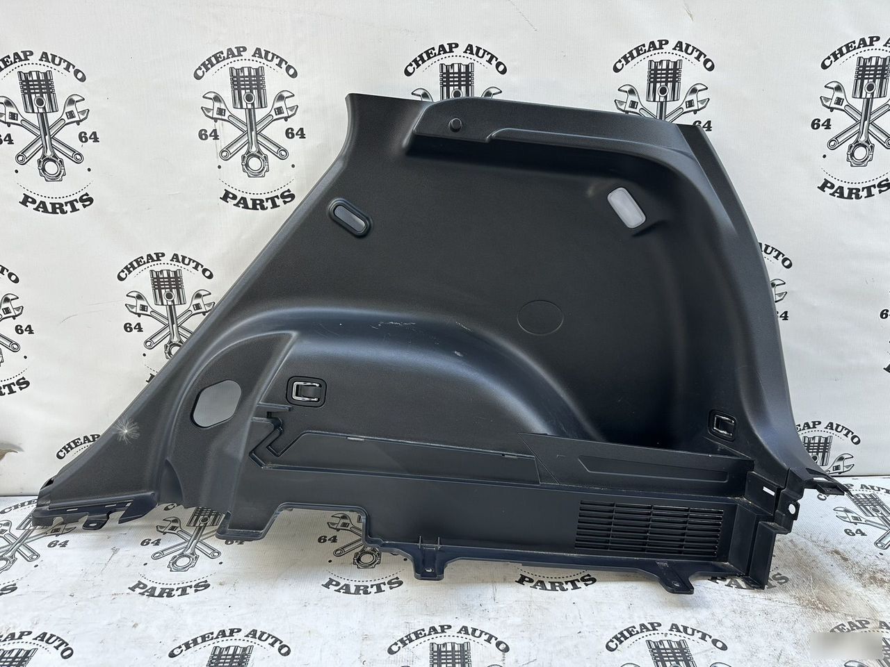 Обшивка багажника