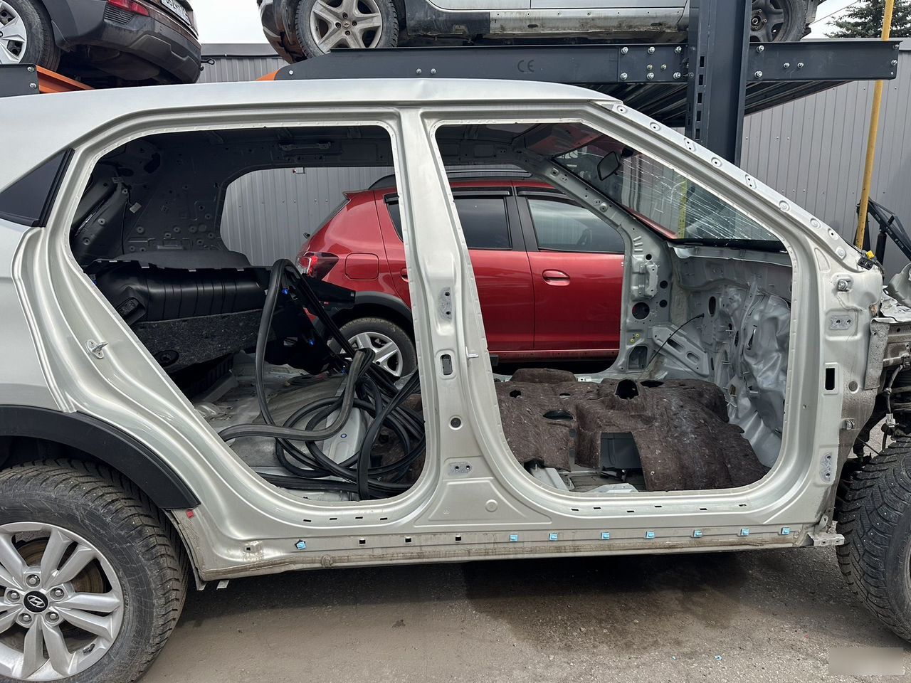 Порог со средней стойкой