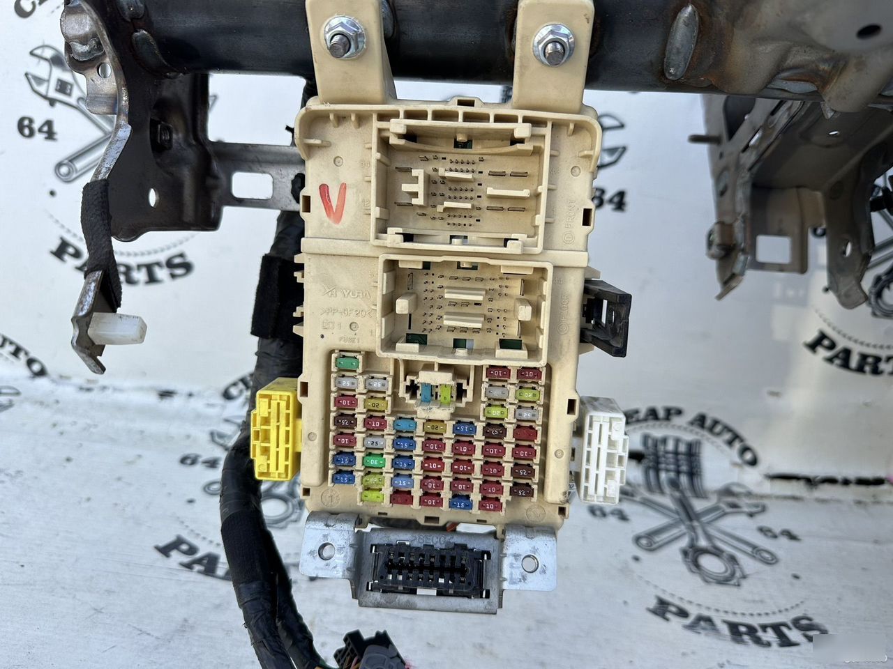 Блок предохранителей салона